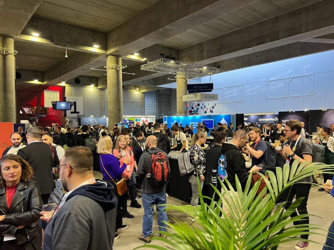 Packed floor of DrupalCon